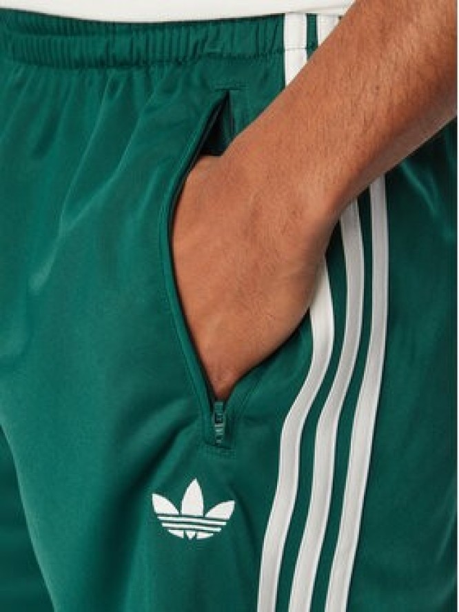 adidas Szorty sportowe Firebird KE1376 Zielony Regular Fit