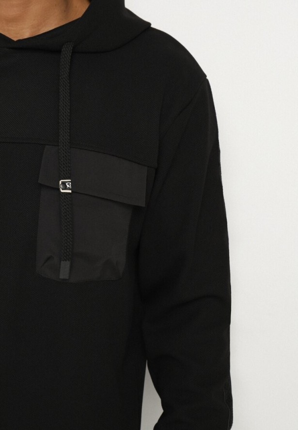 Czarna Bluza z Kapturem Napisem i Kieszonką Napiria