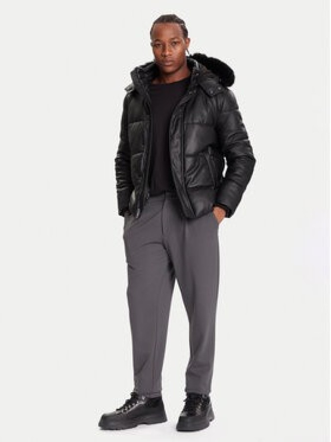 Guess Kurtka zimowa M5BL2F W1050 Czarny Regular Fit