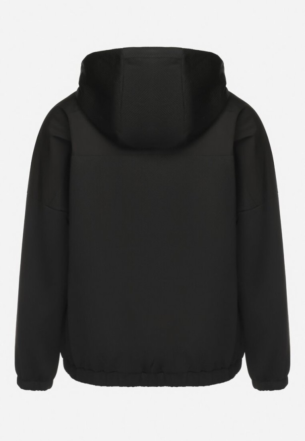Czarna Kurtka Przejściowa Wiatrówka z Kapturem i Ozdobnym Nadrukiem Amastra
