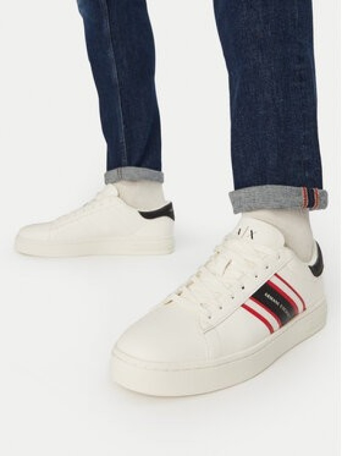 Armani Exchange Sneakersy XM002198 AF21421 MZ324 Biały