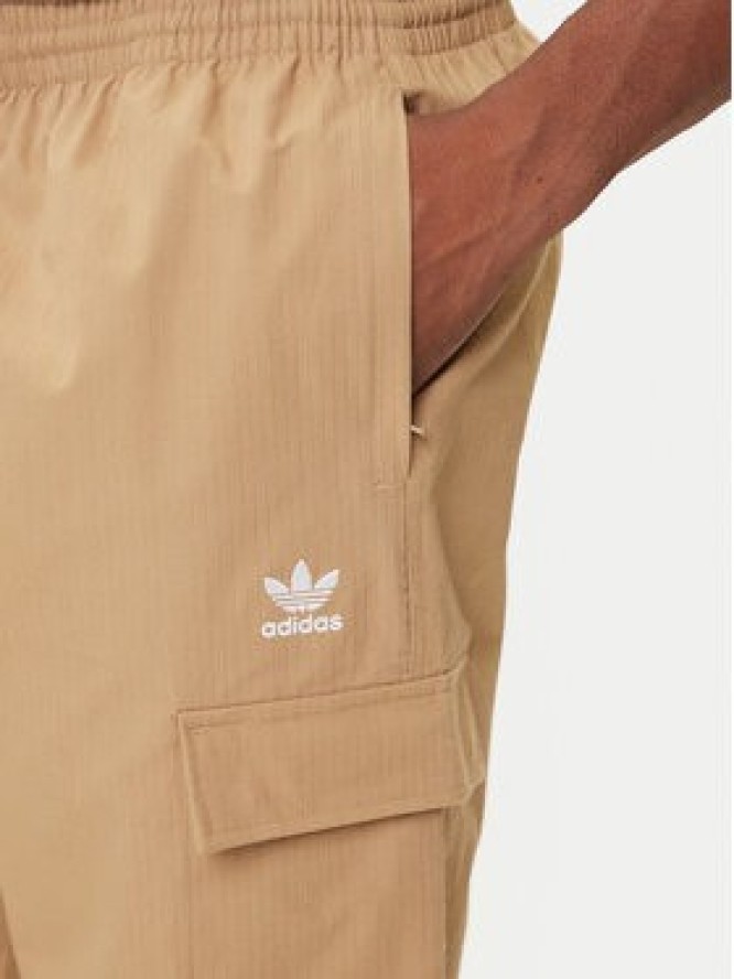adidas Spodnie dresowe Trefoil Essentials JX3912 Beżowy Loose Fit