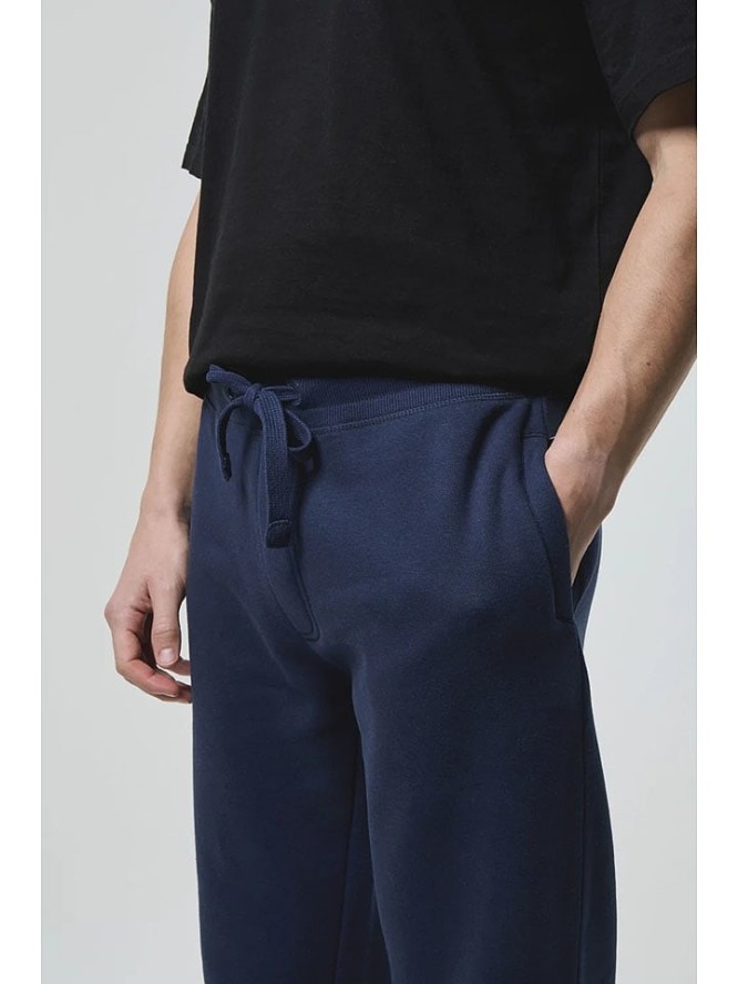 Bench Spodnie dresowe "Stanley Spots" w kolorze granatowym rozmiar: 50