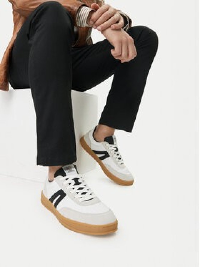 Guess Jeans Sneakersy CWBEO-BENJAMIN-01 WE Biały