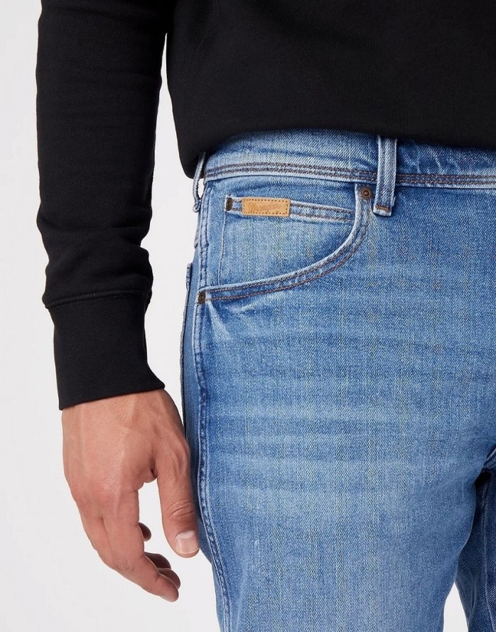 WRANGLER TEXAS TAPER MĘSKIE SPODNIE JEANSOWE NEW FAVORITE W12TJX21Y 112322668