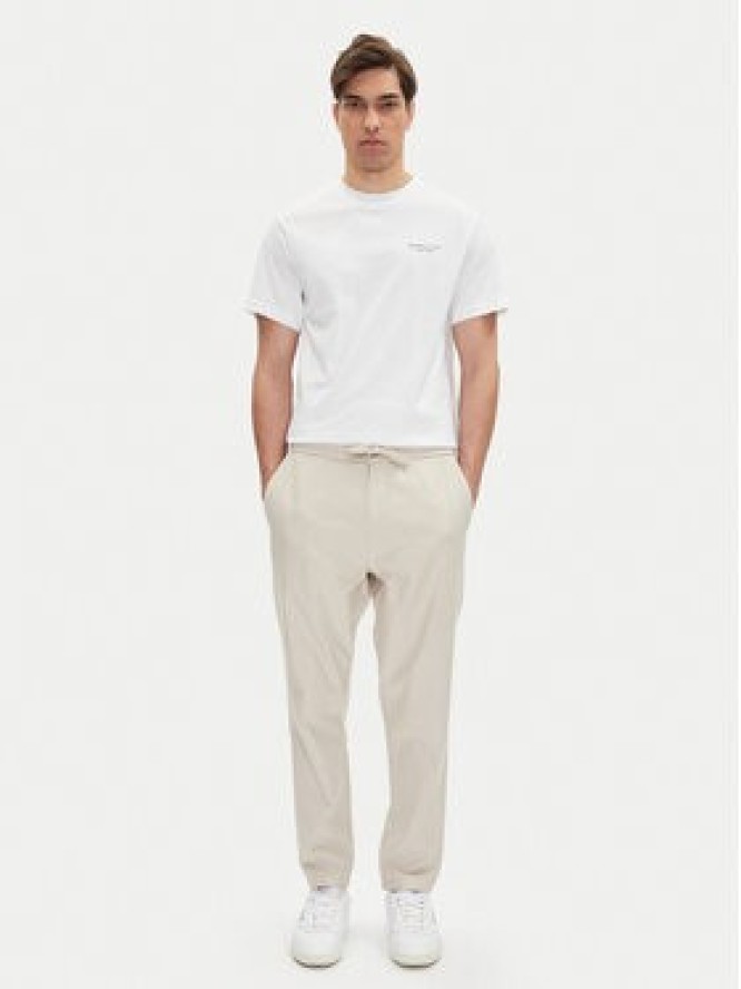 Mustang T-Shirt Akron 1016284 Biały Relaxed Fit