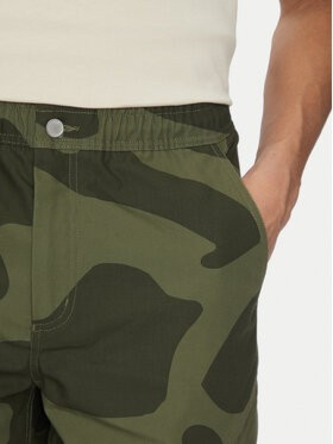 Nike Spodnie materiałowe FZ2060 Khaki Regular Fit