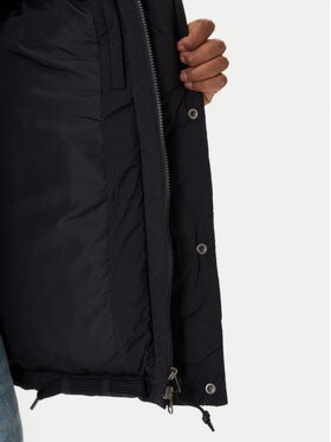 Gant Kurtka puchowa 7006567 Czarny Regular Fit