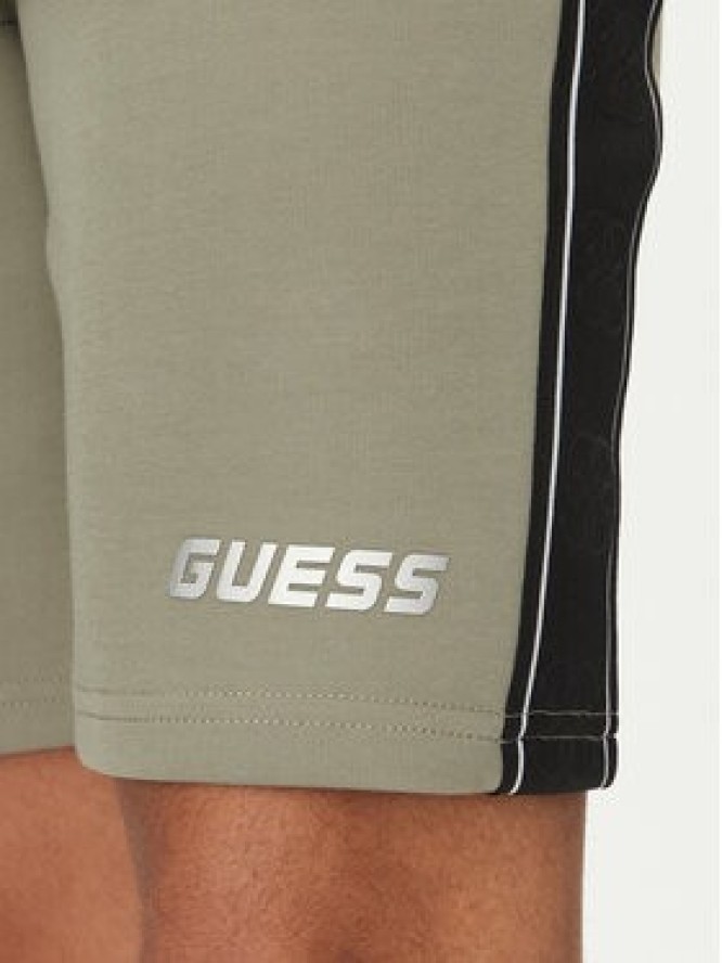 Guess Szorty materiałowe Z4RD04 KB3P2 Zielony Regular Fit