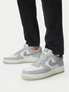 Nike Sneakersy Air Force 1 '07 Lv8 FJ4170 003 Szary