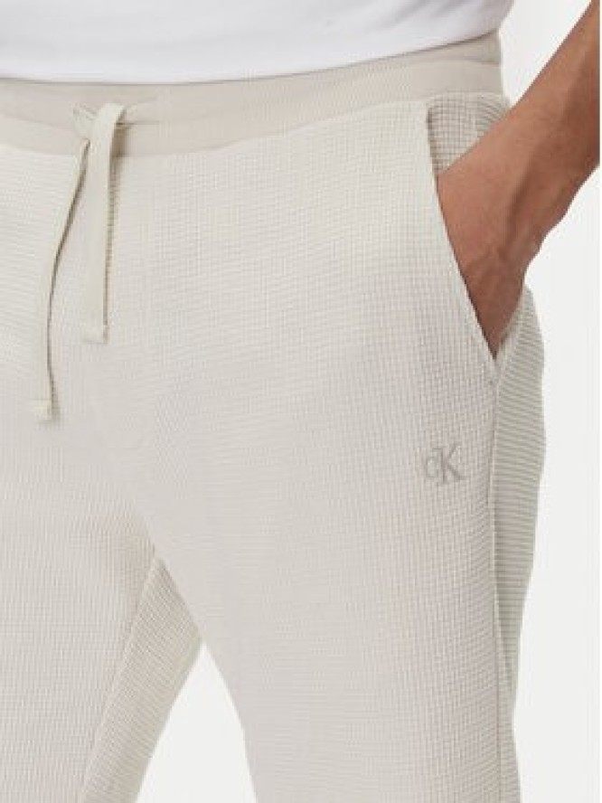 Calvin Klein Jeans Szorty sportowe J30J327247 Beżowy Regular Fit