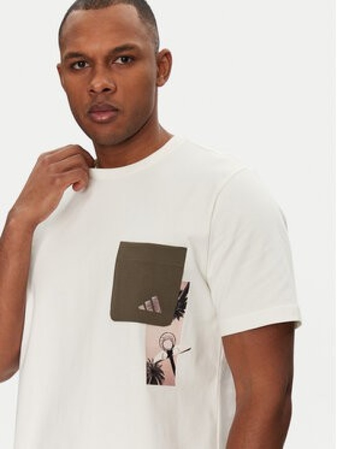 adidas T-Shirt Lens Elevated Pocket Graphic JJ3928 Biały Loose Fit