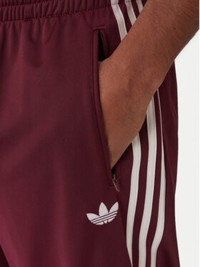 adidas Spodnie dresowe KE1651 Bordowy Regular Fit