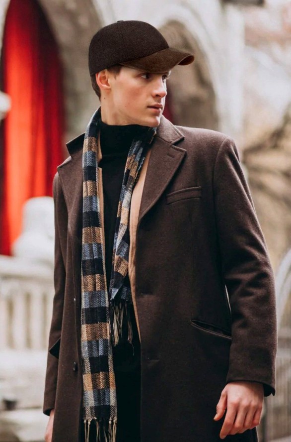 Jesienno Zimowa Czapka z Daszkiem, w Jodełkę - Pako Jeans - Brązowa