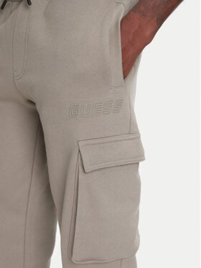 Guess Spodnie dresowe Z4YB08 KAIJ1 Khaki Regular Fit