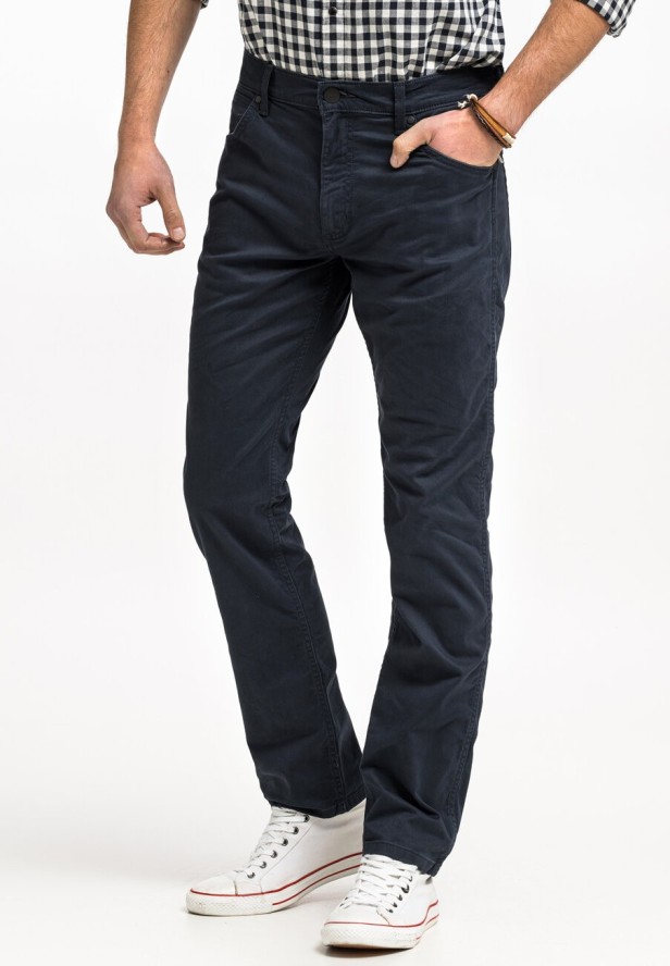 WRANGLER GREENSBORO MĘSKIE SPODNIE MATERIAŁOWE CHINO CHINOSY MARINE NAVY W15QOFB14 112320811