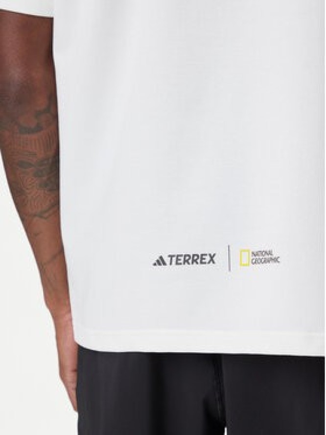 adidas T-Shirt National Geographic KC2349 Biały Loose Fit