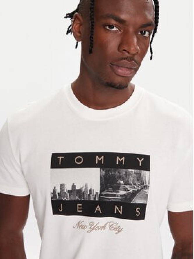 Tommy Jeans T-Shirt DM0DM22464 Biały Regular Fit
