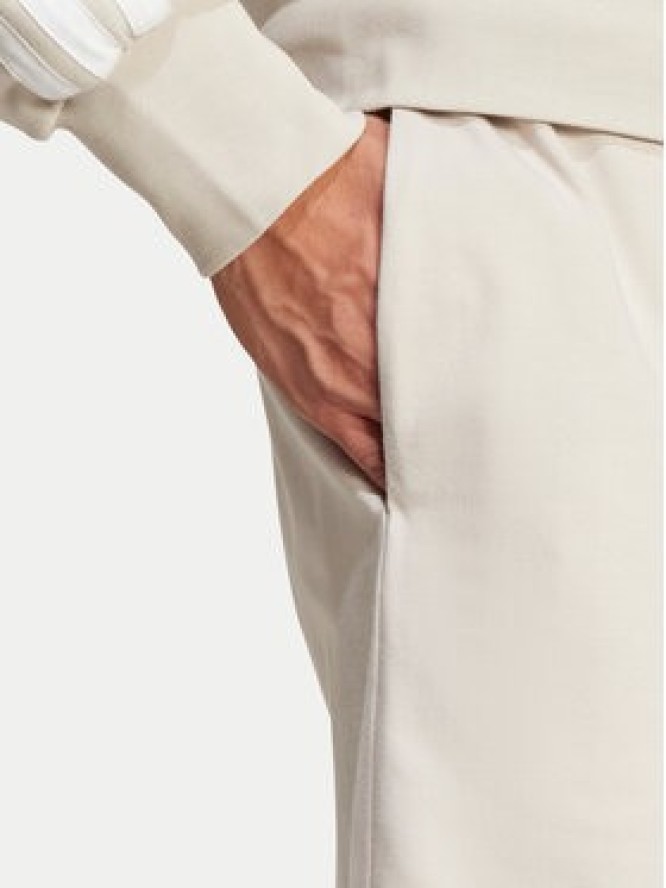 adidas Szorty sportowe Essentials Linear JC9346 Beżowy Regular Fit