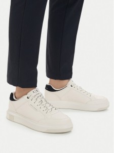 Armani Exchange Sneakersy XM001722 AF17540 MZ266 Biały
