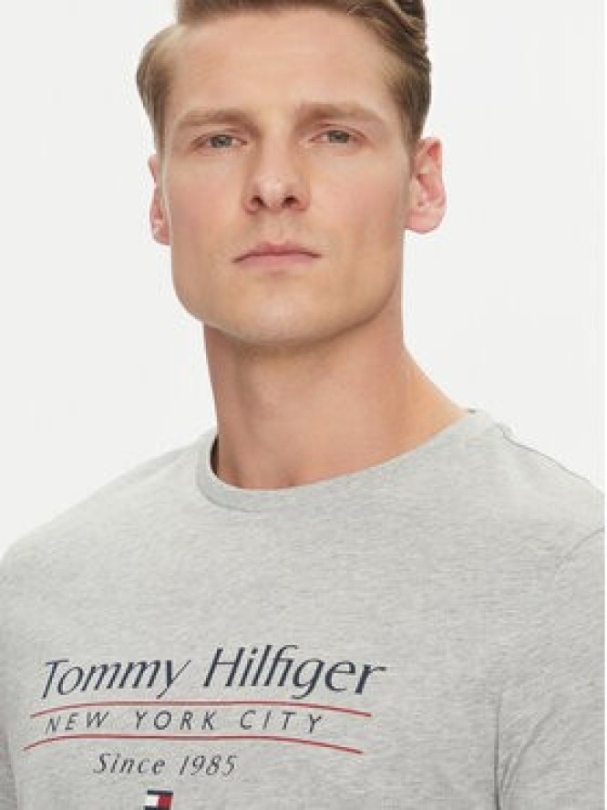 Tommy Hilfiger T-Shirt Center Stack MW0MW38621 Szary Regular Fit