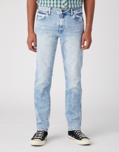 WRANGLER LARSTON MĘSKIE SPODNIE JEANSOWE DUSKY CLOUD W18SYJZ53 112331151