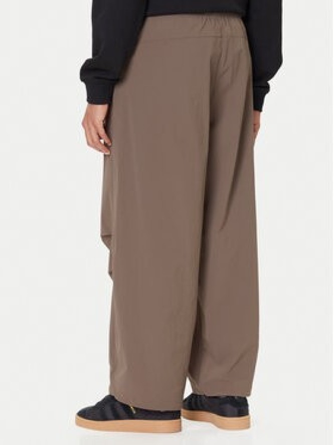 adidas Spodnie materiałowe Premium Essentials Utility Parachute JW1087 Brązowy Loose Fit