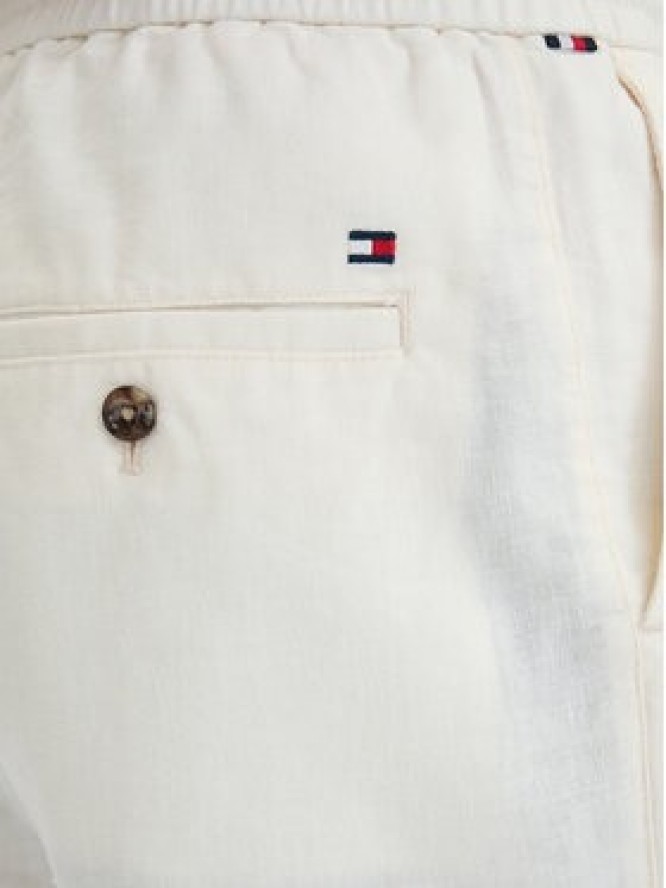 Tommy Hilfiger Szorty materiałowe Dover MW0MW44358 Biały Regular Fit