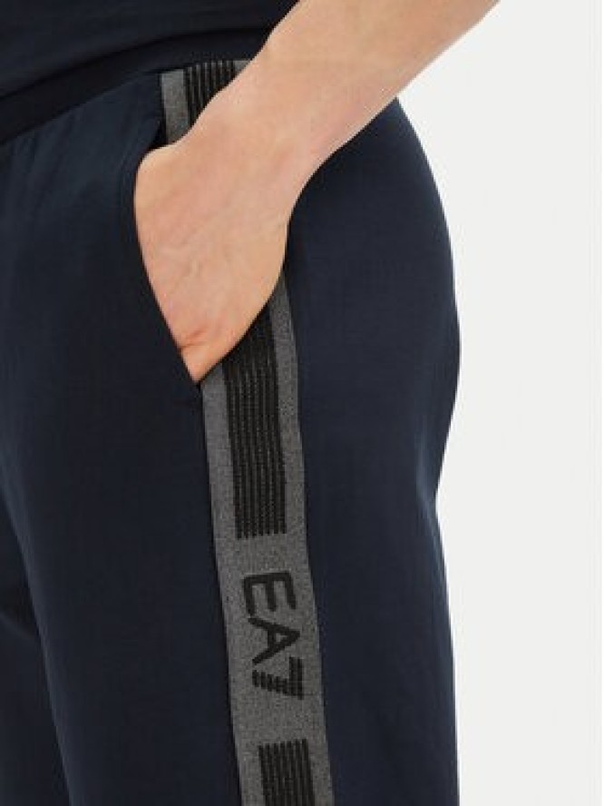 EA7 Emporio Armani Szorty sportowe 7M000544 AF12660 UB102 Granatowy Regular Fit