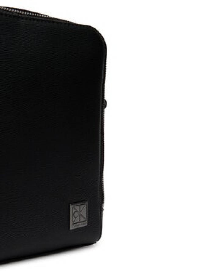 Calvin Klein Saszetka Emblem Hw Reporter LV04D3293G Czarny