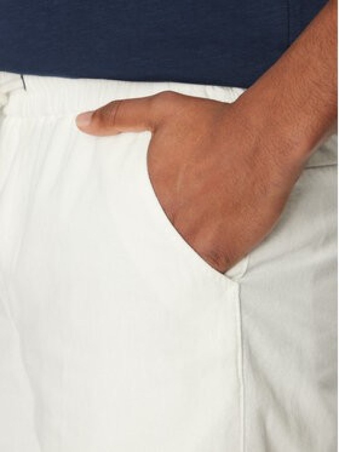 Blend Szorty materiałowe 20718409 Biały Regular Fit