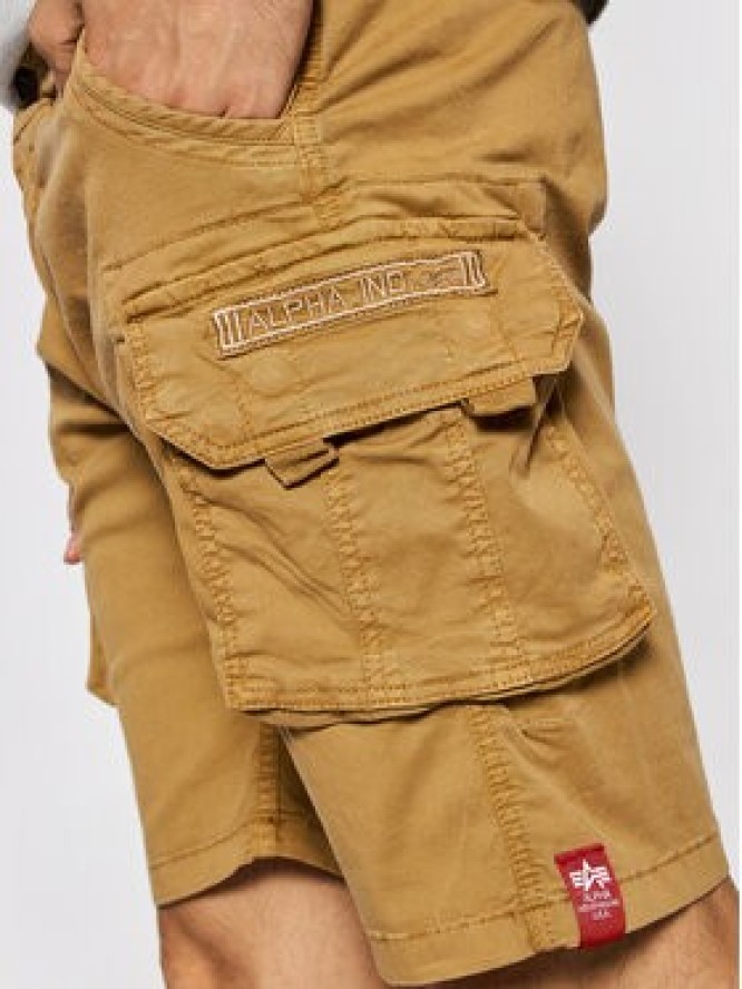 Alpha Industries Szorty materiałowe Crew 176203 Brązowy Slim Fit