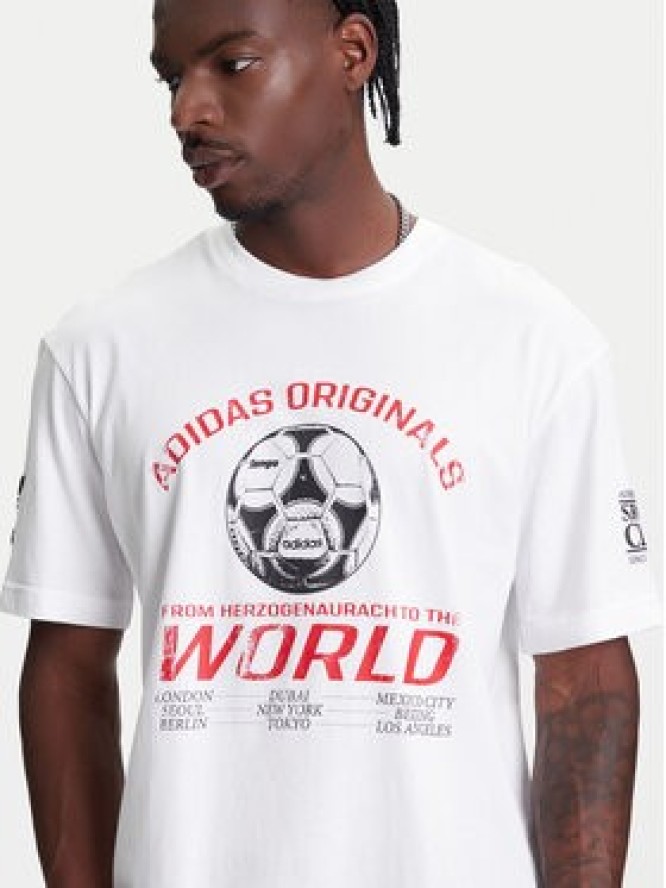 adidas T-Shirt 90s Football Graphic JX3065 Biały Regular Fit