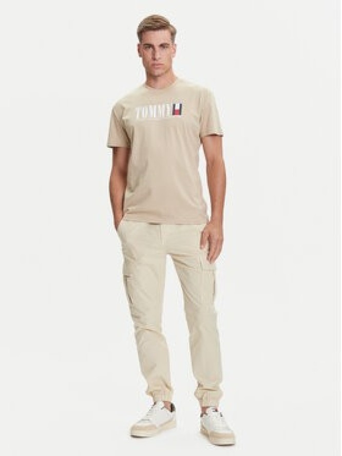 Tommy Jeans T-Shirt Dna Flag DM0DM21941 Beżowy Regular Fit