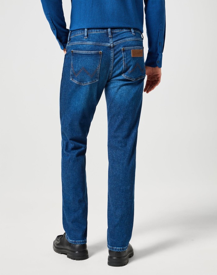 WRANGLER MĘSKIE SPODNIE JEANSOWE GREENSBORO DARK TRAILS 112358221 W15Q008815