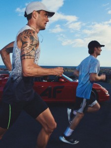 4F Koszulka do biegania regular szybkoschnąca męska - czarna S