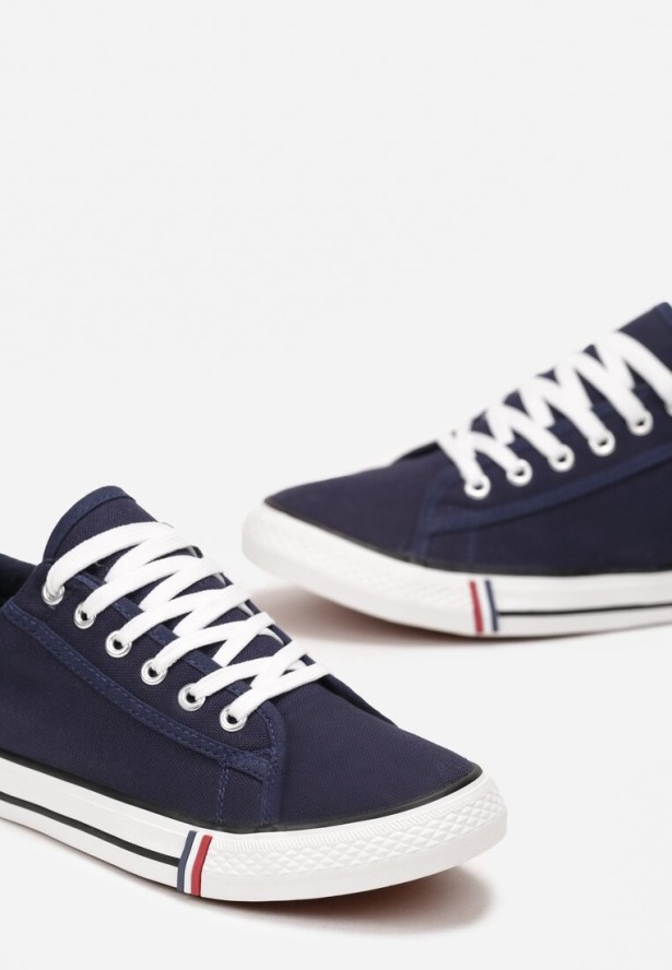 Granatowe Trampki przed Kostkę Hisalia