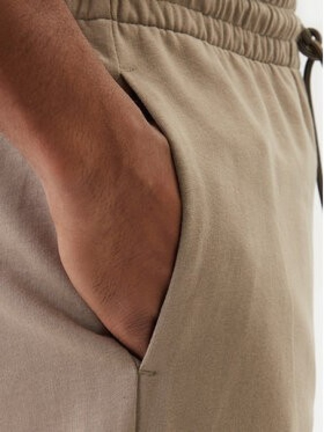 EA7 Emporio Armani Szorty sportowe 7M001315 AF13512 Beżowy Regular Fit