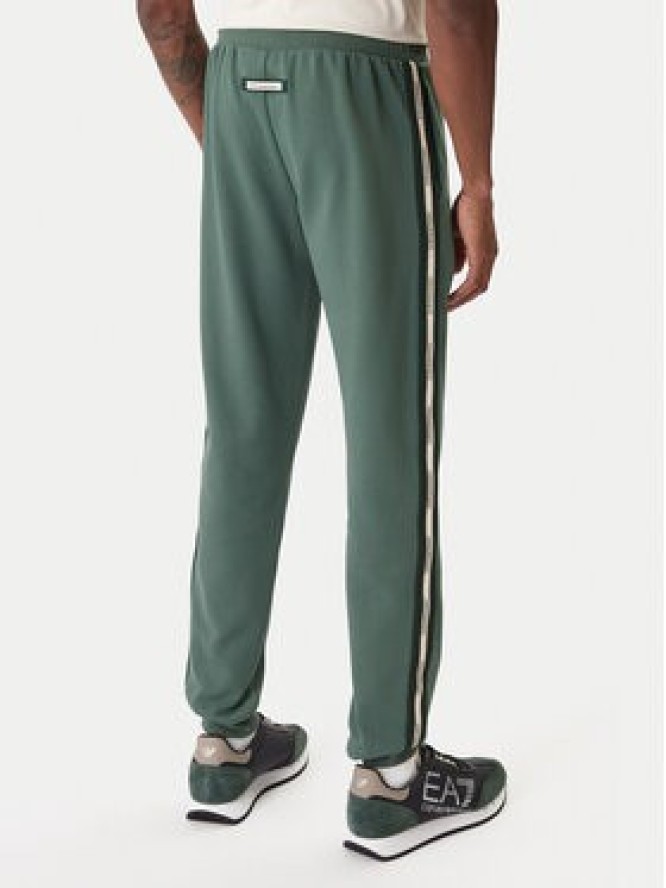 EA7 Emporio Armani Spodnie dresowe 7M001482 AF12660 U7260 Zielony Regular Fit