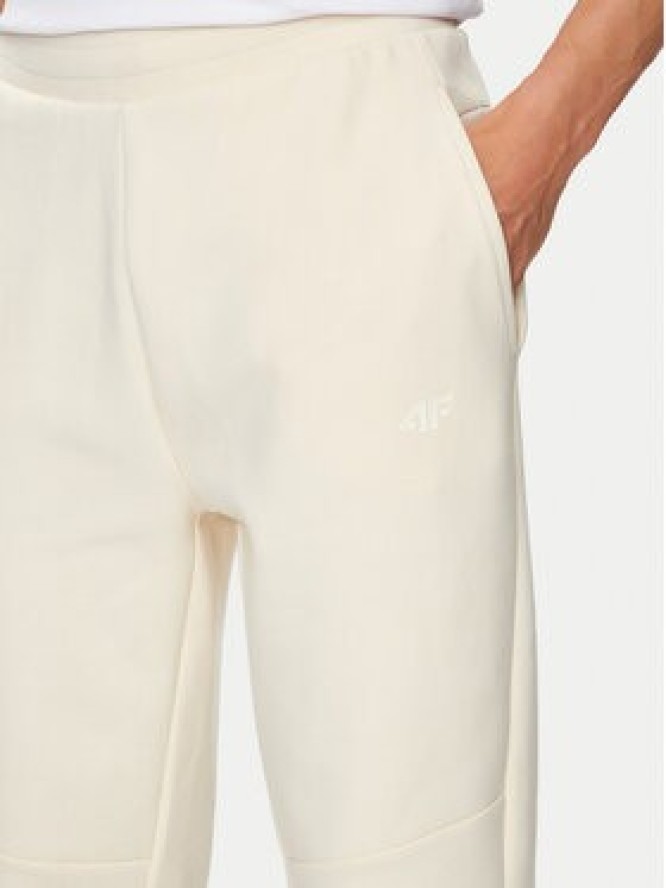 4F Spodnie dresowe 4FWSS24TTROM648 Beżowy Regular Fit