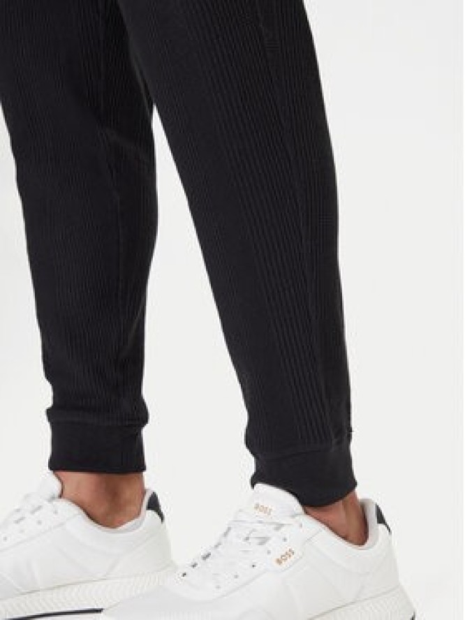BOSS Spodnie dresowe Structure 50540577 Czarny Regular Fit