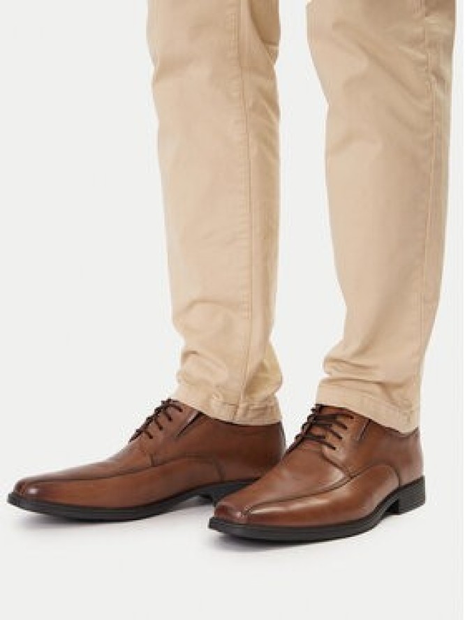 Clarks Półbuty Tilden Walk 261300957 Brązowy