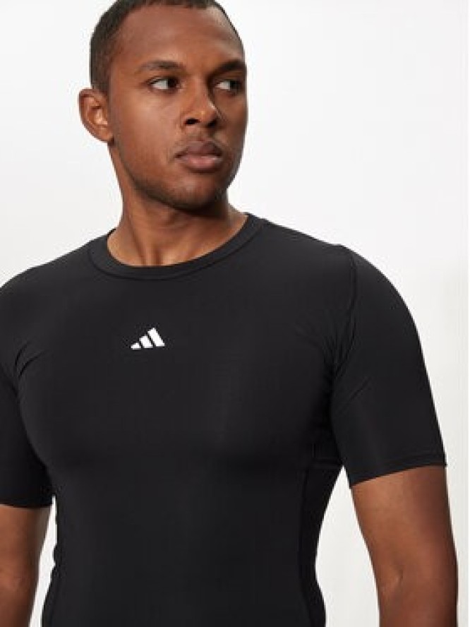adidas Koszulka techniczna Techfit Compression JE6698 Czarny Slim Fit