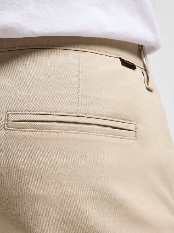 LEE MĘSKIE SPODNIE MATERIAŁOWE LEE SLIM CHINO STONE 112342927