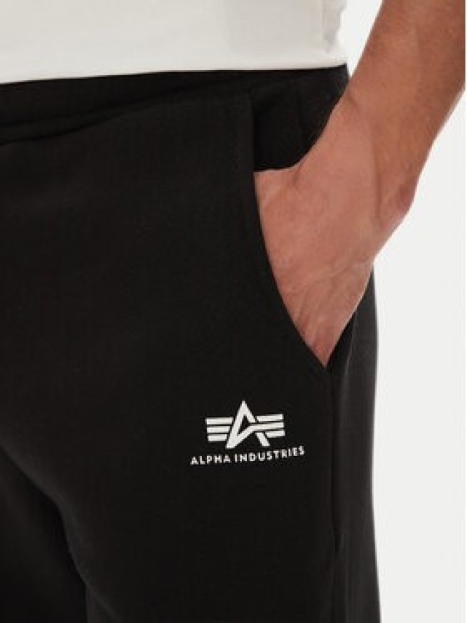 Alpha Industries Spodnie dresowe 156370 Czarny Regular Fit