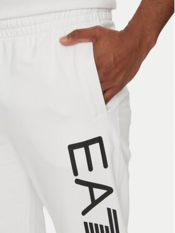EA7 Emporio Armani Spodnie dresowe 7M000571 AF13512 M0003 Biały Regular Fit
