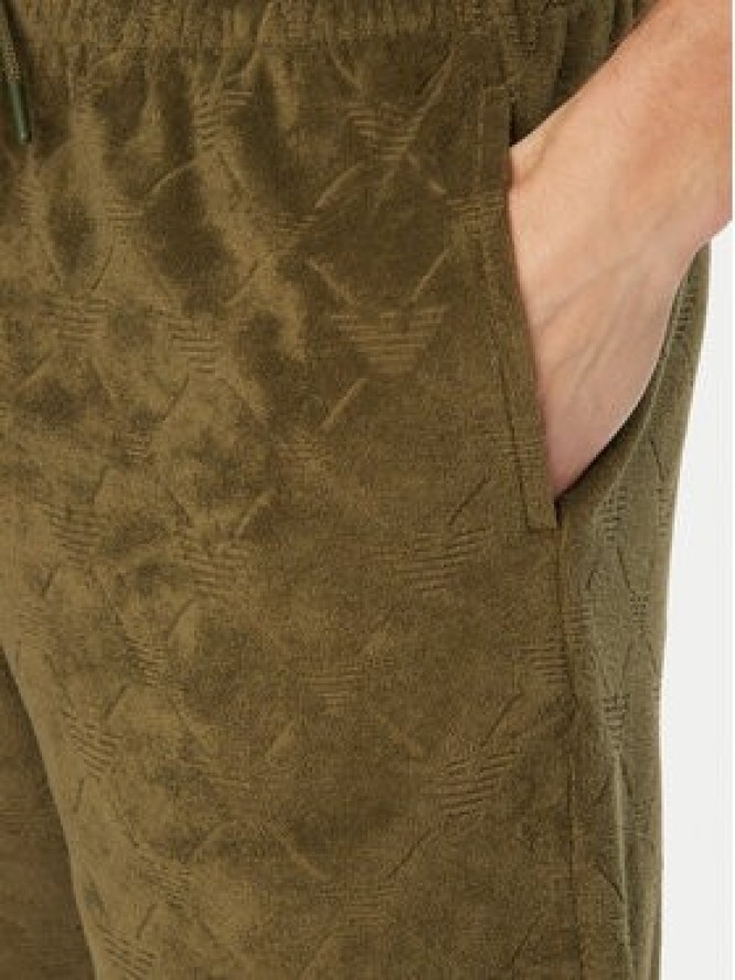 Emporio Armani Szorty sportowe EM000695 AF20449 F7014 Zielony Regular Fit