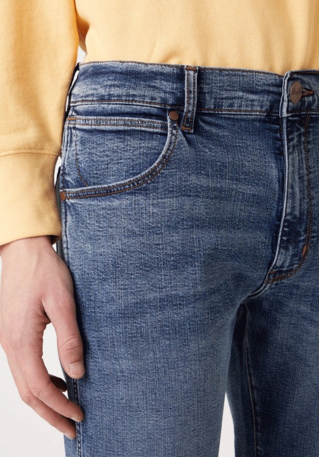 WRANGLER LARSTON MĘSKIE SPODNIE JEANSOWE SLING SHOT W18SJP251 112127524