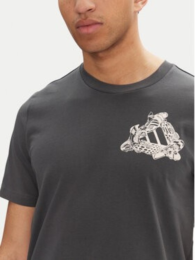 adidas T-Shirt Football Kicks Graphic JD8211 Szary Regular Fit