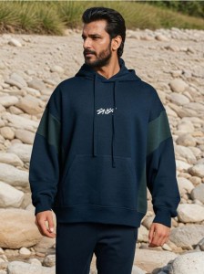 Bluza hoodie color-block - granatowy